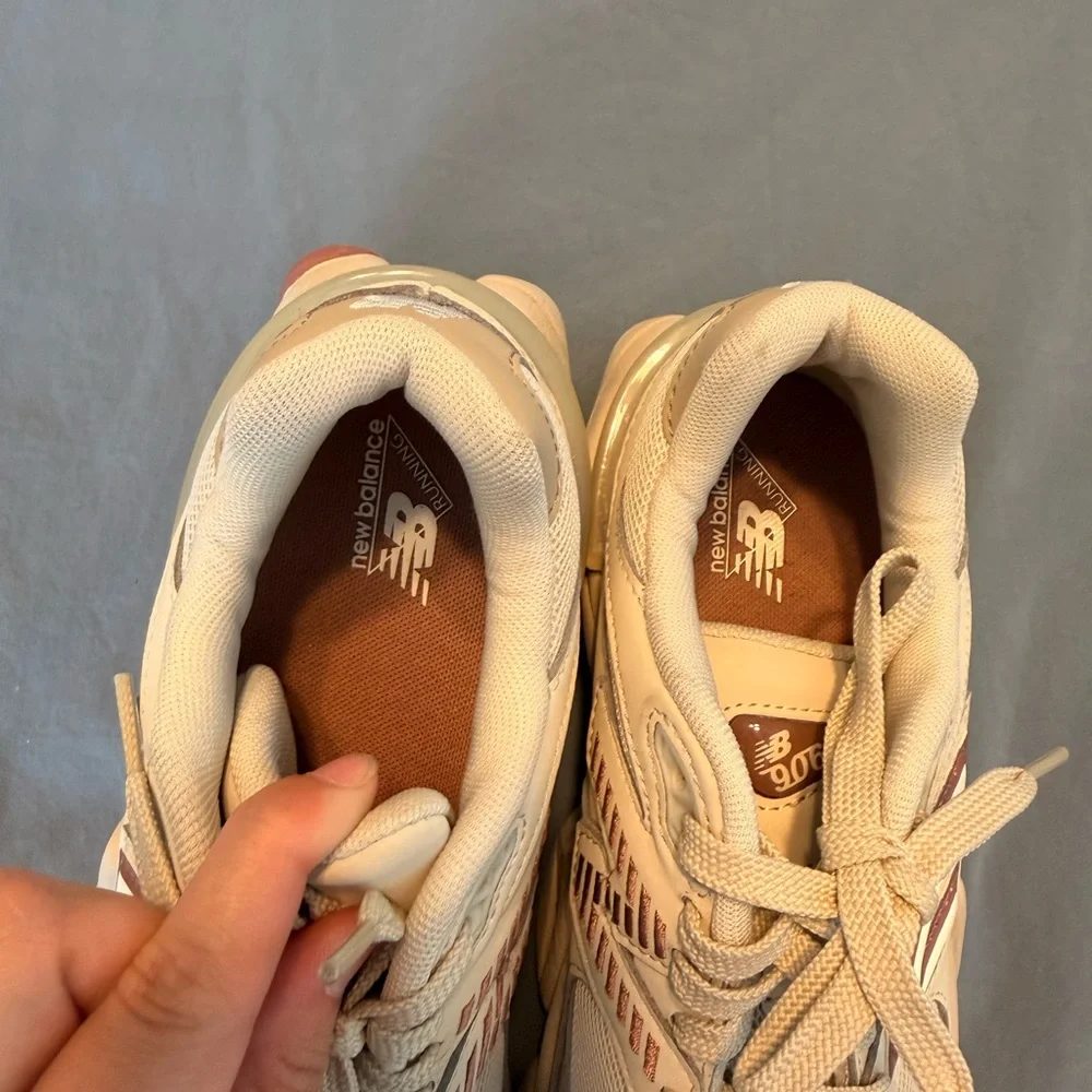 New Balance 9060 Men’s Size 6 - Picture 7 of 8